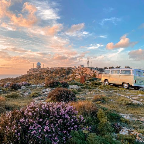 One of the best places to see sunset in Malta 🇲🇹 Spectacular view! #visitmalta #maltaisland #malta Europe In February, Places To Go In Europe, Cliff Sunset, See Sunset, Travel Malta, Malta Travel Guide, Malta Beaches, Maltese Islands, Malta Travel