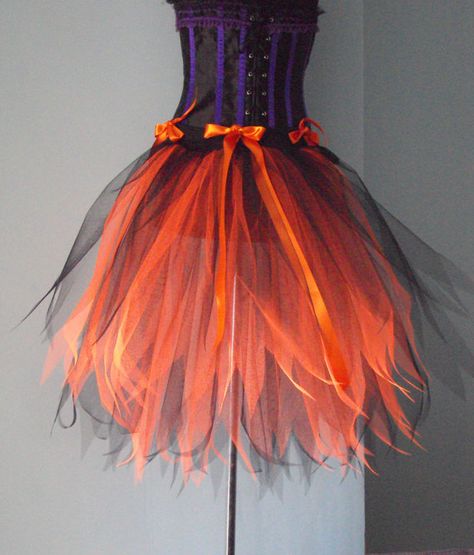 Hen Themes, Moon Clothes, Bride Of Frankenstein Costume, Fire Costume, Phoenix Costume, Pokemon Costumes, Easy Diy Costumes, Halloween Tutu, Purple Peacock