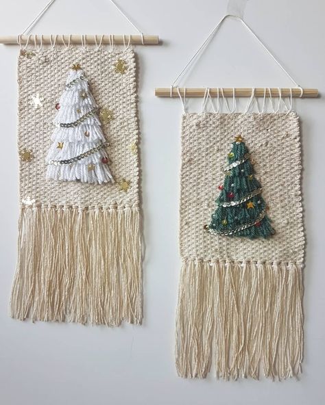 Christmas Gifts idea Wall Hanging Christmas, Handwoven Tapestry, Weaving Loom Projects, Weaving Wall Hanging, Woven Art, Bohemian Tapestry, Diy Weaving, Diy Holiday Decor, Macrame Ideas