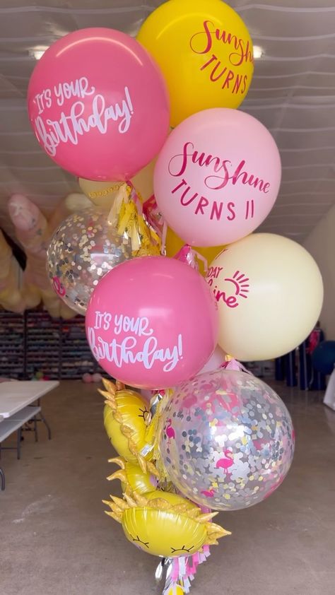 Build a custom jumbo arrangement with me! 🦩☀️ Each jumbo is $95, confetti are $115 #flamingoballoons #sunshineballoons #houstonballoons… | Instagram Jumbo Balloon Bouquet, Flamingo Balloons, Jumbo Balloons, Balloon Delivery, Custom Balloons, It's Your Birthday, Balloon Bouquet, March 21, Balloon Decorations