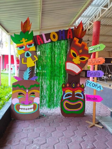 Fiesta Hawaiana Tiki Hawaiian Theme Decorations, Happy Tiki Face, Hawaiin Decoration Ideas, Tiki Themed Birthday Party, Tiki Theme Party Decorations, Hawaii Decorations Ideas, Hawaian Party Decorations Hawaii Theme, Aloha Party Decorations Ideas, Hawaian Party Decoration