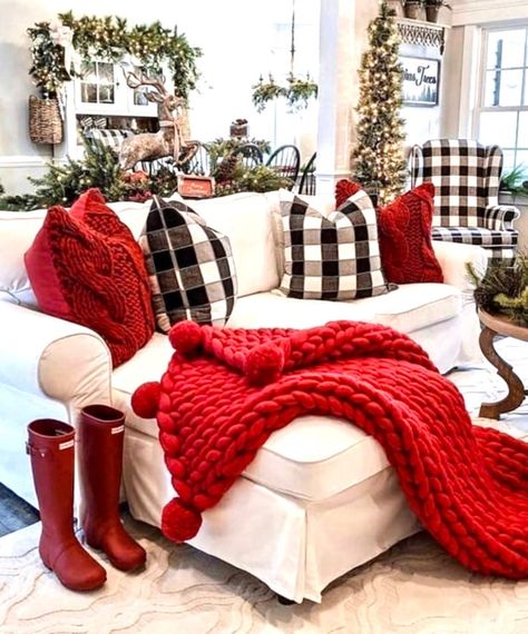 Cozy Christmas Decor, Glam Christmas, Christmas Decor Inspiration, Christmas Room Decor, Christmas Living Rooms, Christmas Bedroom, Rustic Holiday, Christmas Room, Home For The Holidays