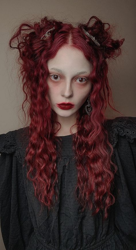 Dark Fae Hairstyles, Halloween Costumes For Dark Red Hair, Medieval Makeup Ideas, Dark Fairy Hair, Dark Fairycore Makeup, Yule Makeup, Baroque Makeup, Fairy Goth Aesthetic, Glamour Ritual