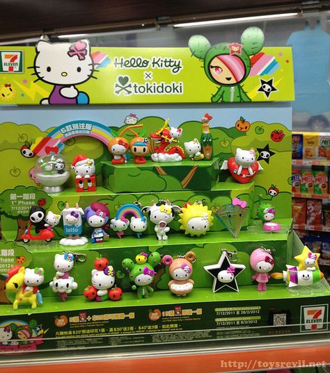 711 HK Sanrio Tokidoki, Tokidoki Plushies, Tokidoki Display, Tokidoki Figures, Tokidoki Blind Boxes, Kawaii Toys, Hello Kitty Backgrounds, Hello Kitty My Melody, Hello Kitty Art