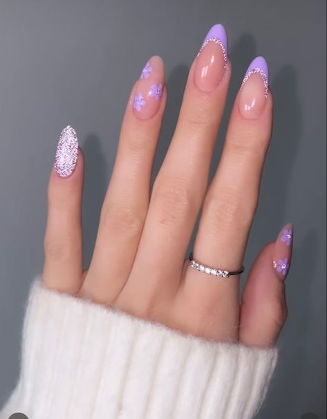 Lilac Nails Design, Purple And Silver Nails, Light Purple Nails, Quince Nails, Quinceanera Nails, Violet Nails, Purple Glitter Nails, Nail Designs Ideas, Lilac Nails