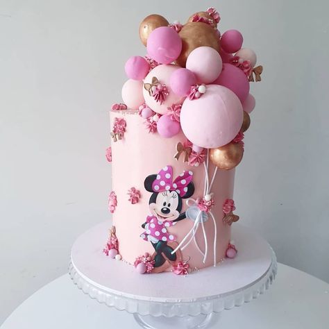 Minnie Mouse Cake Design, Cupcakes Minnie Mouse, Minnie Mouse Birthday Cake, Mickey And Minnie Cake, Mouse Birthday Cake, Mickey Mouse Birthday Cake, Minnie Mouse Birthday Cakes, Mickey Cakes