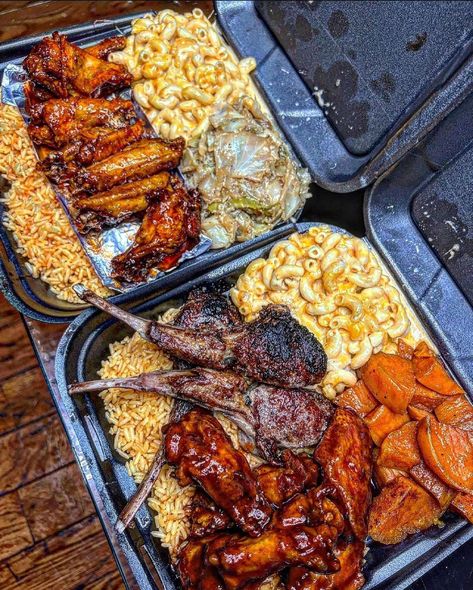 Man i had these black platters giving out so much food 💪🏾 I was fooling myself giving all this food out 😭 | Instagram Different Types Of Food, Soul Food Dinner, Food Babe, Yummy Comfort Food, Food Recepie, Food Goals, Food Is Fuel, Food Obsession, Interesting Food Recipes