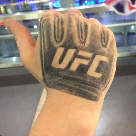 Necesito 🤩 Ufc Tattoo Ideas, Ufc Tattoo, Tattoos Man, Ufc Gloves, Ufc Fighter, Mma Gloves, Custom Tattoo Design, Unique Acrylic Nails, Aesthetic Tattoo