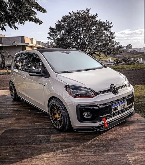 Vw Up Tuning, Vw Up, Volkswagen Up, Bmw I8, Retro Cars, Car Design, Cars And Motorcycles, Cool Cars, Luxury Cars