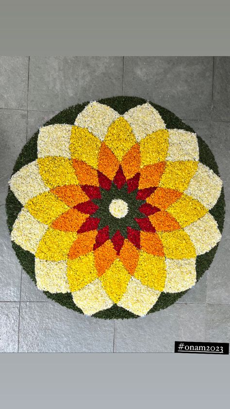 Onam Pookalam Design Drawing, Indian Floral Decor, Onam Pookalam Design, Onam Pookalam, Pookalam Design, Simple Flower Rangoli, Diwali Design, Easy Rangoli Designs Videos, Very Easy Rangoli Designs