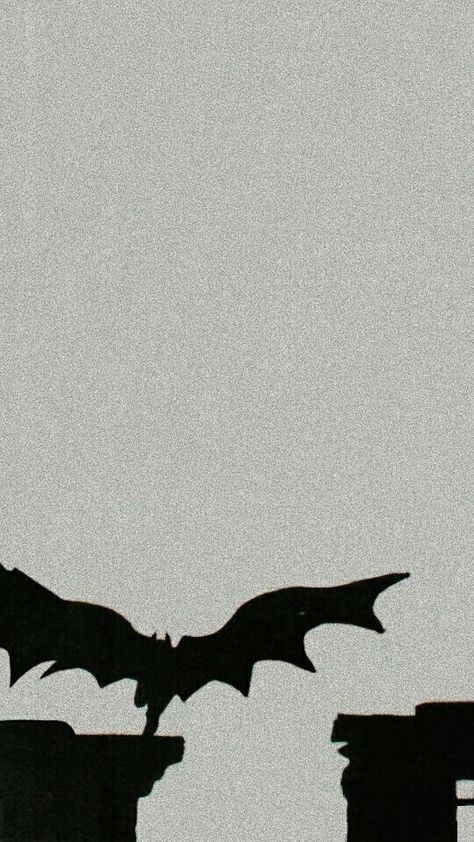 Vintage Batman Wallpaper, The Batman Lockscreen, Dc Comics Lockscreen, Comic Batman Wallpaper, Batman Lockscreen Wallpaper, Aesthetic Batman Wallpaper, Batman Aesthetic Wallpaper, Black Astetic Background, Batman Background