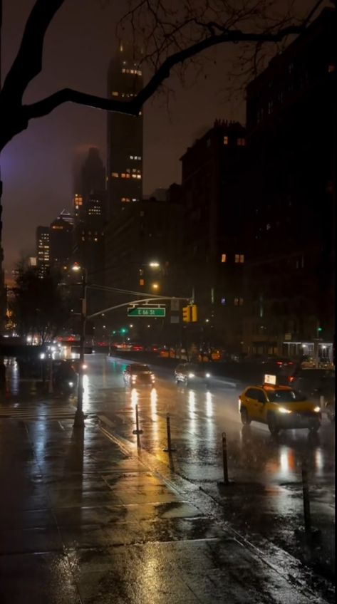 New York Rain, Nyc Wallpaper, City Life Aesthetic, New York City Night, City Rain, Rainy City, New York City Aesthetic, New York Wallpaper, Rainy Day Aesthetic