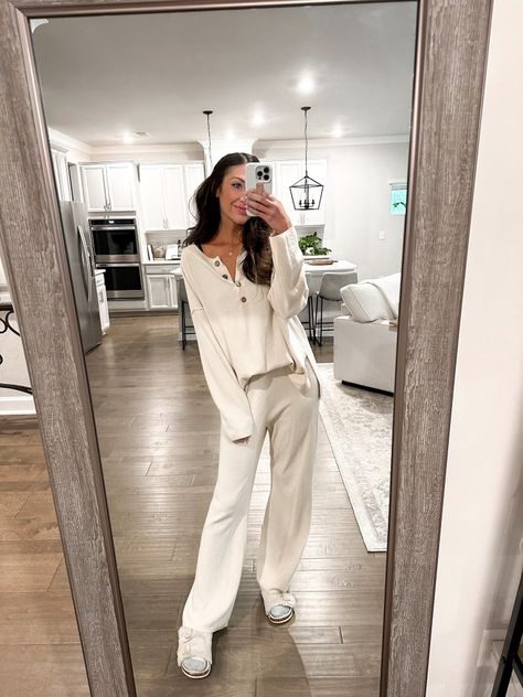 Cute Matching Sets Comfy, White Lounge Set Outfit, Women’s Lounge Outfits, Women’s Loungewear Set, Amazon Matching Sets, 2 Piece Lounge Set Outfit, Matching Lounge Set Outfit, Classy Loungewear Outfit, Sweater Set Outfits