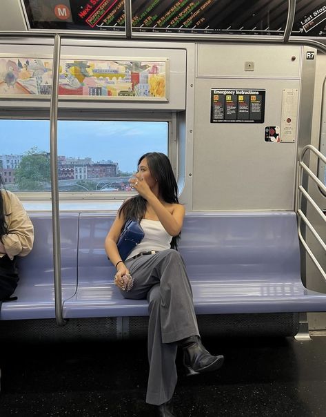 Train Instagram Pictures, Train Pics Photo Ideas, Asia Summer Outfit, Train Pictures Aesthetic, Tokyo Fits, Japan Outfit Summer, Tokyo Picture, Japan Ootd, Tokyo Outfits