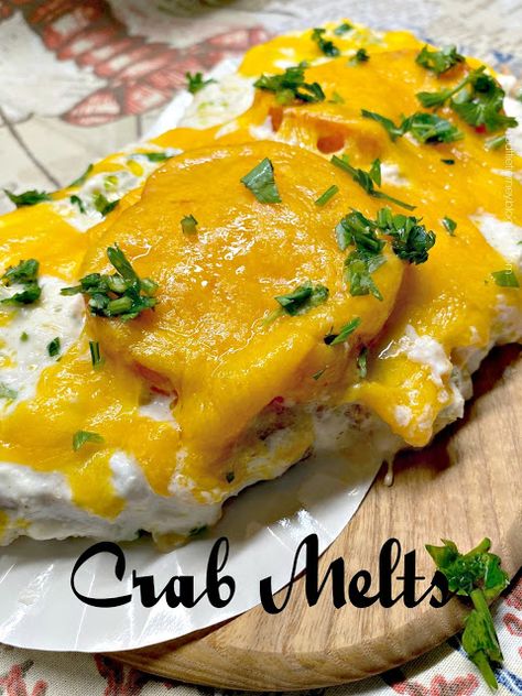 Hot Crab Sandwich Recipe, Poboy Sandwich Recipe, Crab Melt, Red Pepper Dip, Crab Dishes, Crab Stuffed Shrimp, Remoulade Sauce, Patty Melt, Meat Sandwich