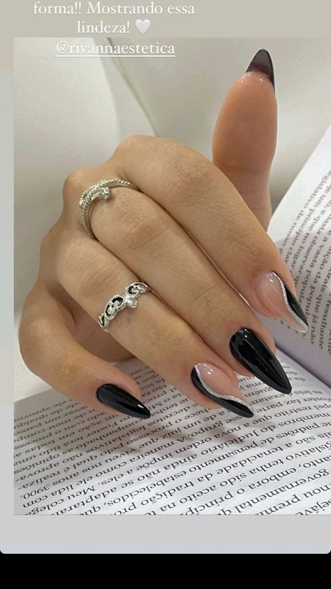 Black Almond Nails, Black And White Nail, Simple Fall Nails, Almond Shape Nails, Almond Nails Designs, White Nail, Prom Nails, Best Acrylic Nails, Acrylic Nail Designs