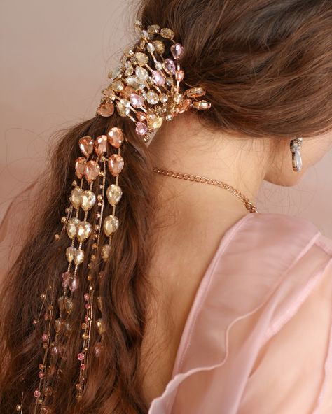 💜 Grad Outfits, Braided Hairstyles For Wedding, Luxury Packaging, Crystal Chain, Pink Gemstones, Crystal Hair, Loose Hairstyles, Turbans, Hair Ornaments