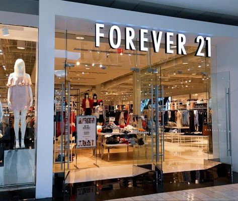 Forever 21 and more Forever 21 Shop, City Life Aesthetic, Forever 21 Store, Zara Store, Career Vision Board, Mall Stores, Video Call With Boyfriend Screen Photo, New Year New Me, Shopping Malls