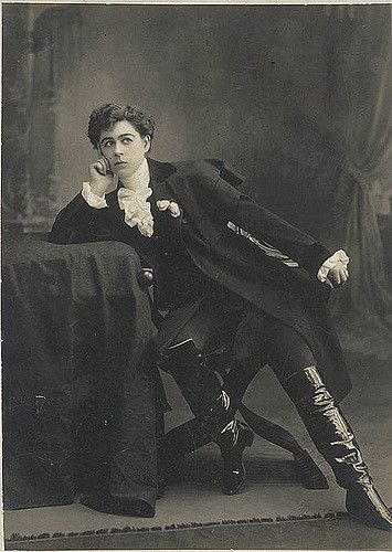 Minnie Tittell Brune [as the Duke of Reichstadt in Edmond Rostand's play… Moth Clothing, Victorian Male, Edmond Rostand, Drag King, Photographie Portrait Inspiration, Bd Comics, Victorian Clothing, Sanya, Edwardian Fashion