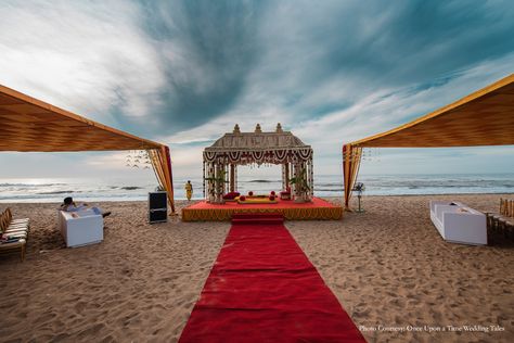 Desi Wedding Decor, How We Met, Wedding Mandap, Carnival Themes, Beach Destination Wedding, Desi Wedding, Wedding Function, Hanging Flowers, South Indian Wedding