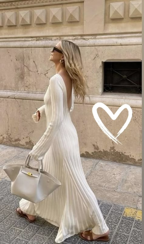 White Paris Outfit, Long Sleeve Maxi Dress White, Maxi Dress Long Sleeve Casual, Classy Chic Spring Outfits, Maxi Dress With Sleeves Outfit, Parisian Chic Style Aesthetic, Maxi Dress Spring Outfit, Elegant Spring Outfits Classy, Feminine Dress Outfit