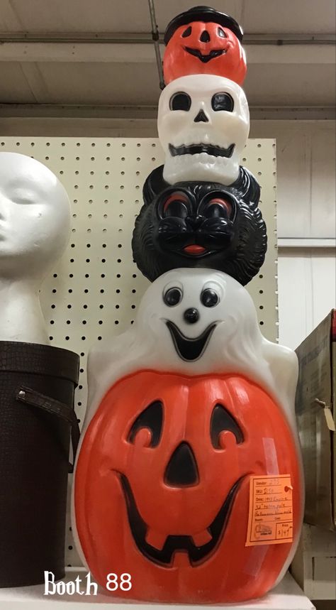 SPOOKY 👻 🐈‍⬛🎃 Vintage 1995 Empire Lighted Ghost Totem Pole Halloween Blow Mold 32”Tall. GHOST, CAT, SKELETON, SMALL PUMPKIN. Lists for $149.00. Booth 88 at the KC Brass Armadillo. 9/22 😀 Spooky Vintage, Tall Pumpkin, Halloween Blow Molds, Blow Molds, Cat Skeleton, Ghost Lights, Brass Items, Small Pumpkins, Totem Pole