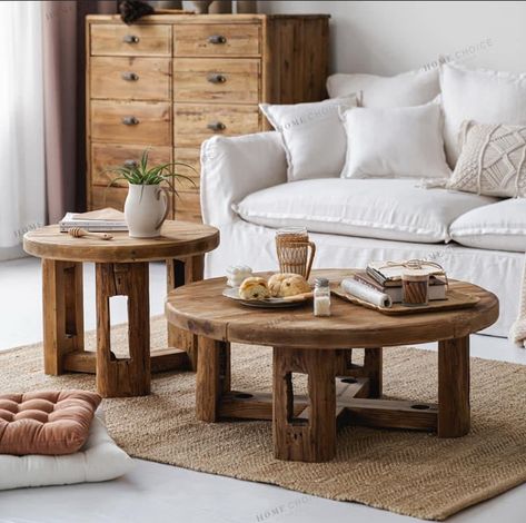 Bali Houses, Klub Stolovi, Round Coffee Table Rustic, Round Living Room Table, Round Coffee Table Living Room, Driftwood Furniture, Pine Coffee Table, Pine Table, Coastal Living Rooms