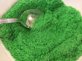 How To Make Grinch Dust, Grinch Dust Recipe, 3rd Grade Christmas Party, 3rd Grade Christmas Crafts, Grinch Dust, Third Grade Christmas, Classroom Christmas Party, Cocoa Krispies, Christmas Coal