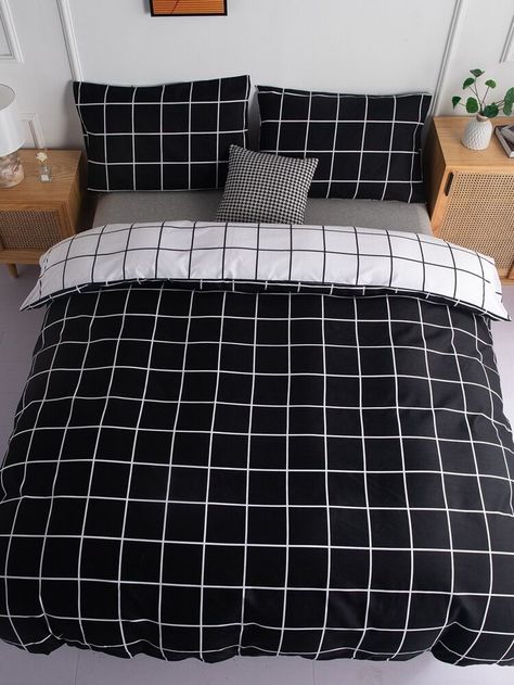 Black And White Duvet Set, Colchas Aesthetic, Bed Covers Aesthetic, Black And White Striped Bedding, Aesthetic Bedsheets, Modern Bed Sheets, Bedsheets Designs, Bed Cover Design, Geometric Duvet Cover