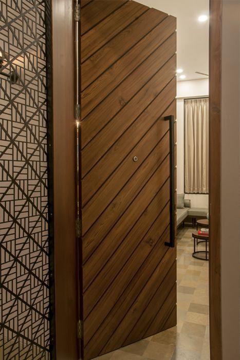 Modern Wooden Doors Bedrooms, House Main Door Design Entrance Modern, Bedroom Door Design Wooden, Modern Main Door Design, Wood Main Door, Indian Main Door Designs, Latest Door Designs, Door Design Ideas, House Main Door