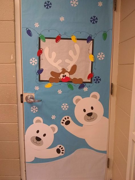 Winter Doors For Preschool, Winter Posters School, Winter Wall Decorations For School, Winter Themed Door Decorations, Reindeer Classroom Door Decorations, School Door Decorations Winter, Door Decorating Classroom Christmas, Bear Door Decoration Preschool, Igloo Classroom Door Ideas