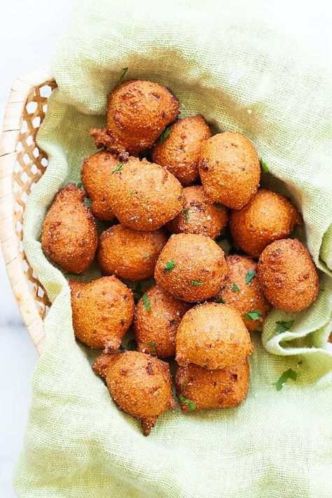 Hush Puppies (Extra Crispy Recipe!) - Rasa Malaysia Easy Hush Puppy Recipe, Hush Puppy Recipe, Hush Puppies Recipe, Hush Puppy, Crispy Recipes, Rasa Malaysia, Keto Foods, Delicious Dinner, Croquettes