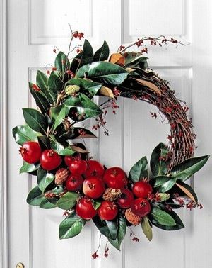 Pomegranite Yalda Night Ideas Decor, Yalda Decoration, Shab Yalda Decoration, Window Frame Crafts, Christmas Pear, Yalda Night, Apple Christmas, Christmas Fruit, Christmas Interiors