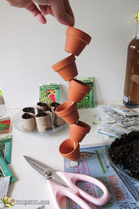 staggered pots for seedlings Tiny Terra Cotta Pot Crafts, Mini Pot Decorations, Tiny Terracotta Pots, Diy Mini Clay Pots, Tiny Terra Cotta Pot Ideas, Mini Pots Crafts, Mini Pot Crafts, Miniature Flower Pots Diy, Mini Terracotta Pots Ideas