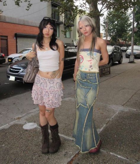 Eclectic Street Fashion, Y2k Modern Fashion, Lower East Side Aesthetic Outfit, Lavender Aesthetic Outfit, Lower East Side Fashion, Lower East Side Aesthetic, Downtown Fits, Nyc Downtown, Fashion Outfits Cute