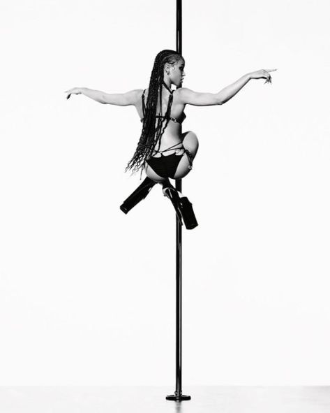 Pole Poses Photo Shoots, Pole Photoshoot, Pole Fitness Inspiration, Dancer Lifestyle, Pole Moves, Dance Project, Fka Twigs, Pole Fitness, Pole Dance