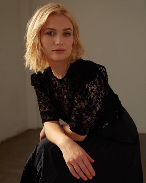 Alison Sudol, Queenie Goldstein, Fantastic Beast, Gamine Style, Newt Scamander, Inspiring Women, Portrait Inspiration, Female Images, Fantastic Beasts