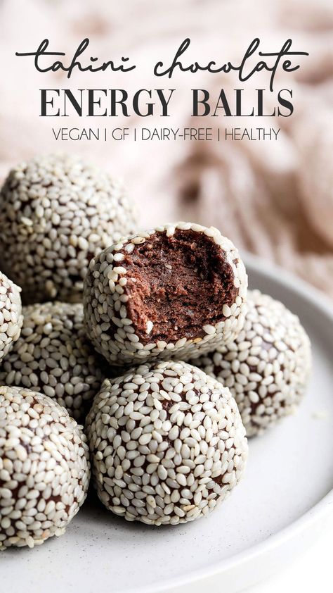 Tahini Chocolate Balls Tahini Protein Balls, Tahini Dessert Recipes, Tahini Energy Balls, Tahini Date Balls, Healthy Chocolate Balls No Bake, Tahini Power Balls, Tahini Chocolate, Chocolate Bliss Balls Healthy, Tahini Cookies