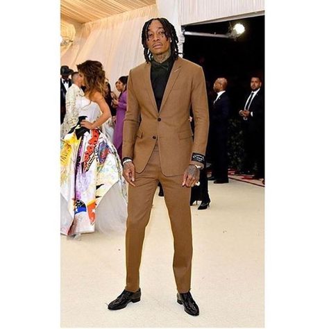 Wiz Khalifa on Instagram: “Lil Met Gala Cuhz 😎” Met Gala Outfits, A Man In A Suit, Man In A Suit, Gala Outfit, Black Men Fashion Casual, Met Gala Red Carpet, Black Men Fashion Swag, Dress Suits For Men, Wiz Khalifa