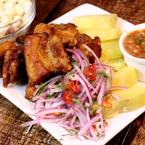 Chicharones Recipe, Salvadorian Food, Luxury Flower Bouquets, Peruvian Recipes, Catering Services, Tempura, Fine Dining, Healthy Recipes, Meat