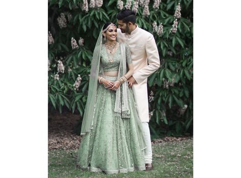 Grey Bridal Lehenga, Green Lehengas, Mint Green Lehenga, Green Bridal Lehenga, Lehenga For Bride, Pastel Green Dress, Green Velvet Skirt, Bridal Lehenga Designs, Choli Dress