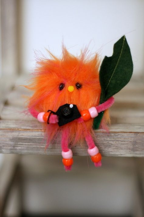 Travel Wee in Orange.  #travelwee #mmmcrafts #ragamuffinbaby Kawaii, Travel Wees, Orange Fluff, Puppets For Kids, Felt Crafts Diy, Travel Toys, Sewing Projects For Kids, Travel Diy, Troll Dolls