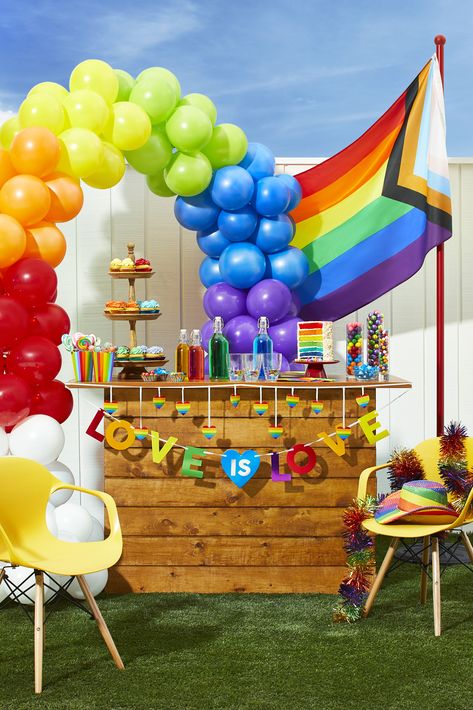 Pride Party Decorations Decorating Ideas, Pride Office Decorations, Pride Party Aesthetic, Pride Event Ideas, Coming Out Party Ideas, Pride Themed Party, Pride Month Decorations, Pride Party Ideas, Pride Picnic