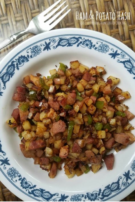 Ham and Potato Hash Leftover Ham Recipes Dinners, Ham Hash, Recipes Using Ham, Potato Hash Recipe, Dinners Healthy, Easter Food Appetizers, Homemade Ham, Ham Potato, Main Entrees