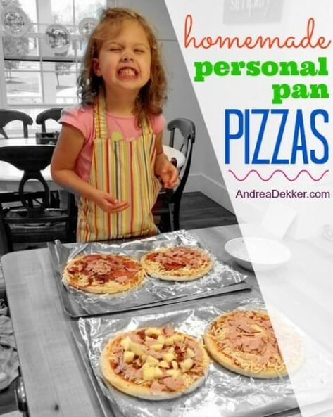 Personal Pan Pizza Recipe, Personal Pizza Recipe, Super Simple Recipes, Kids Pizza Recipes, Kids Pizza, Kids In The Kitchen, Small Pizza, Pizza Dinner, Diy Pizza