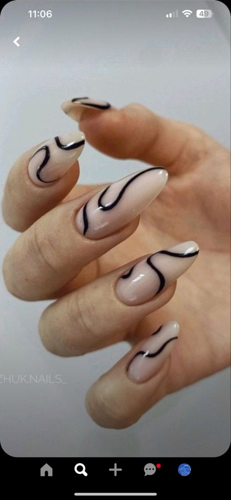 Gel Nails With Line Designs, Short Swirl Nail Designs, Black Squiggly Line Nails, Swirly Lines Nails, Nail Design Sketch, Black Line Work Nails, Simple Squiggle Nails, Nail Designs Lines Patterns, Nail Art Squiggly Lines