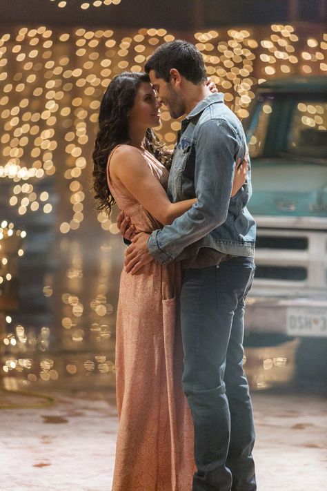 Chesapeake Shores, Season 1 - “Deals Undone" Trace (Jesse Metcalfe) and Abby (Meghan Ory) dance under thousands of tiny lights. Catch the new season on August 6th on Hallmark Channel! #chessies Chesapeake Shores Hallmark, Meghan Ory, Chesapeake Shores, Christmas Movies On Tv, Cedar Cove, Family Christmas Movies, Movie Schedule, Best Dating Apps, Hallmark Movies