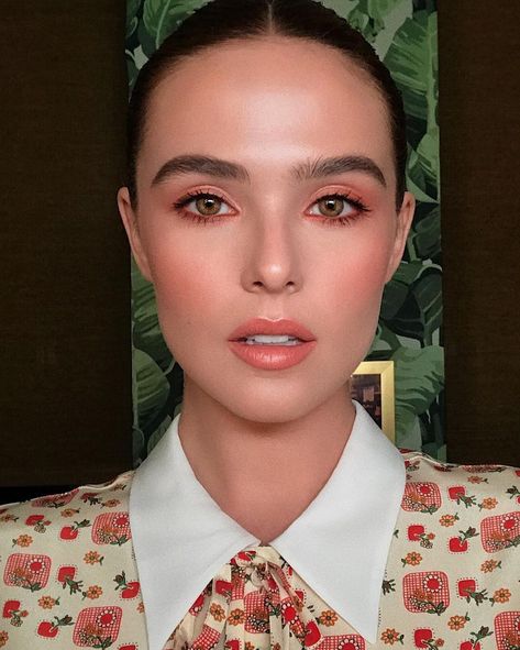 Hung Vanngo, Coral Makeup, Peach Makeup, Marc Jacobs Beauty, Braut Make-up, Celebrity Makeup Artist, Make Up Looks, Celebrity Beauty, Idea Board