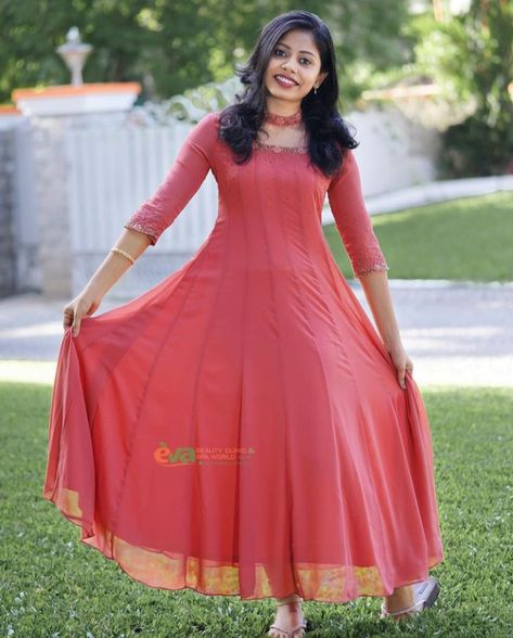 Normal Blouse Designs, Normal Blouse, Blouse Designs Aari Work, Frock Models, Blouse Maggam Work, Simple Frock Design, Maggam Work Blouse, Long Frock Designs, Long Gown Design