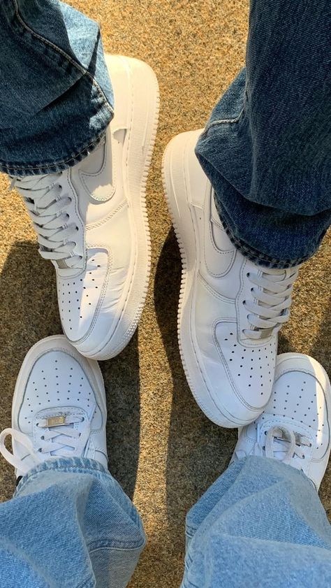 Matching Couple Shoes Nike, Matching Sneakers Couples, Couple Shoes Pictures, Girlfriend And Boyfriend Goals Pictures, Matching Couple Shoes, Matching Shoes For Couples, Couple Shoes Matching, Shoes Matching, Girlfriend And Boyfriend Goals